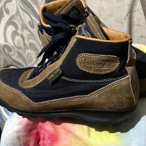 Vasque Skywalk GTX Gore-tex Waterproof Hiking Boots -